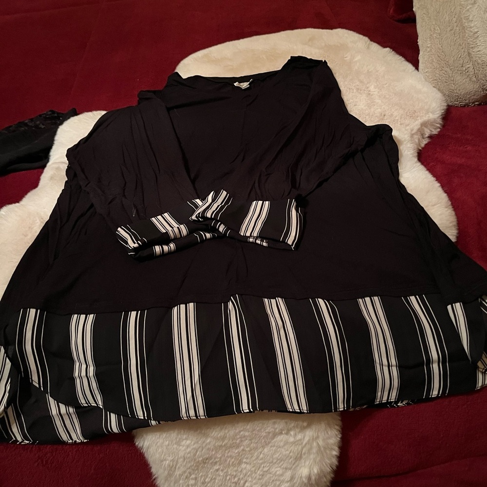 Black top with stripe details